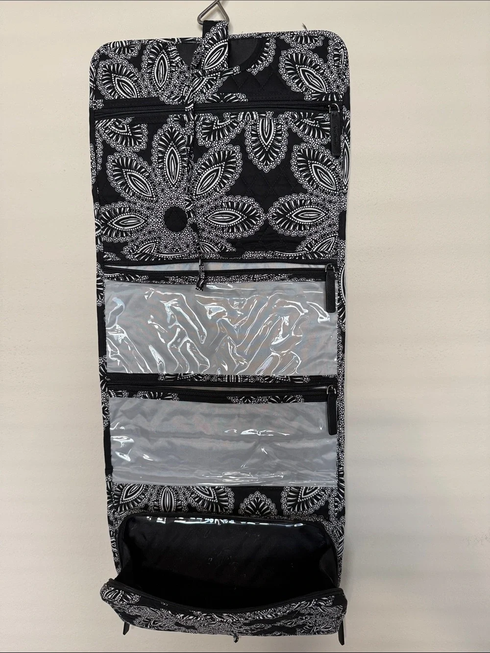 Vera Bradley Black & White Floral Hanging Travel/Jewelry Organizer